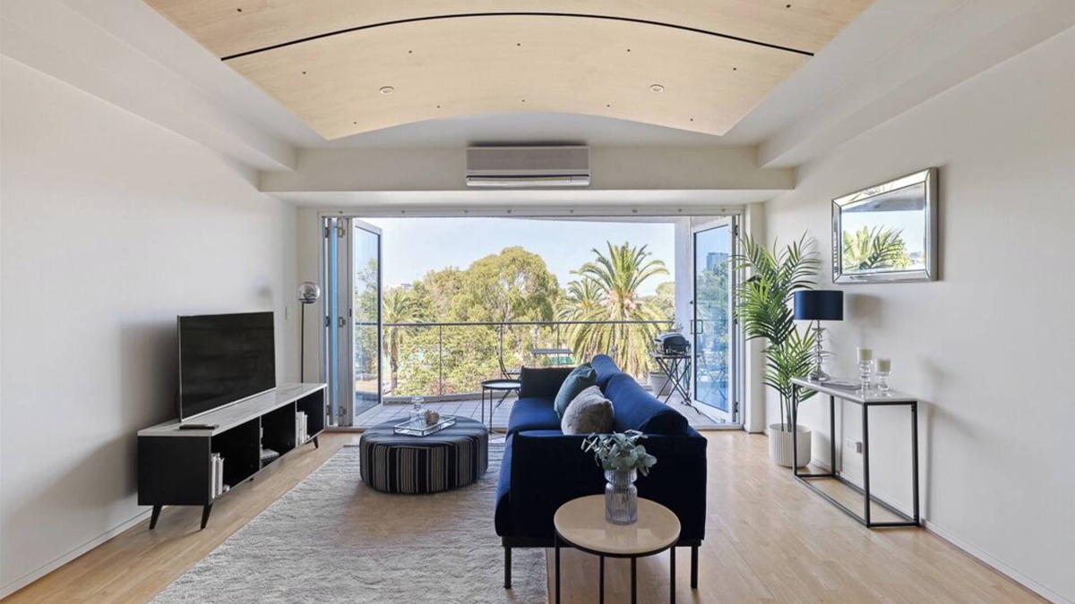 Albert Park Apartment | Luxe on the Lake