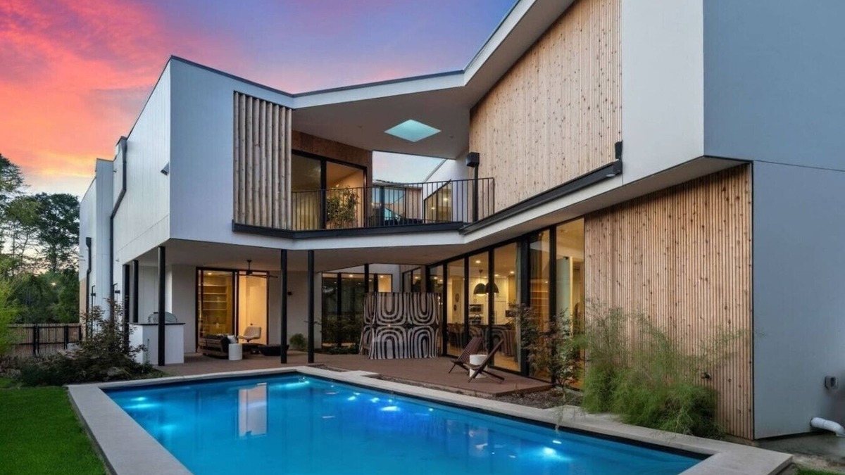 Zilker House | Luxe | Pool | Sauna | Grill | Daybed | Wellness