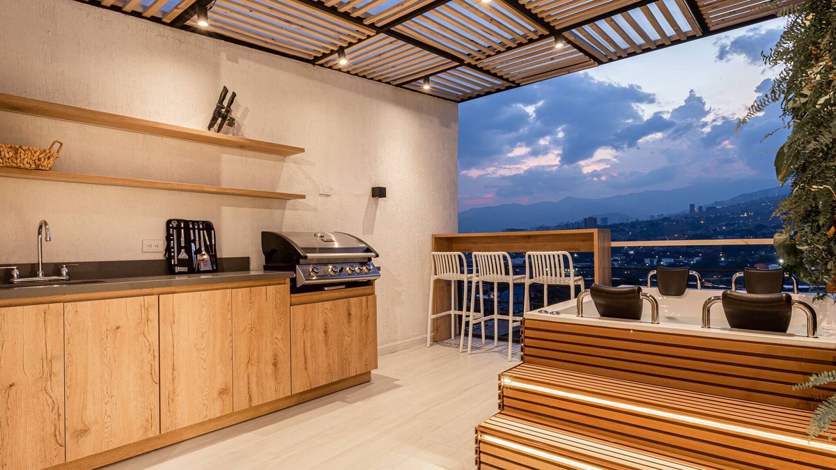 Medellin House | Luxe Retreat Private Jacuzzi, A House Best view and price of North Medellin