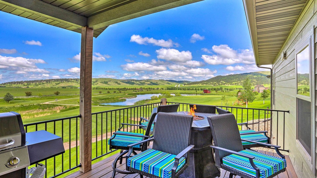 Spearfish House | Luxe Spearfish Hideaway: Golf, Hike, Explore!