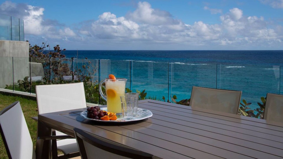 Paget Villa | Luxe Stand-Alone Cottage with OCEANFRONT Views!