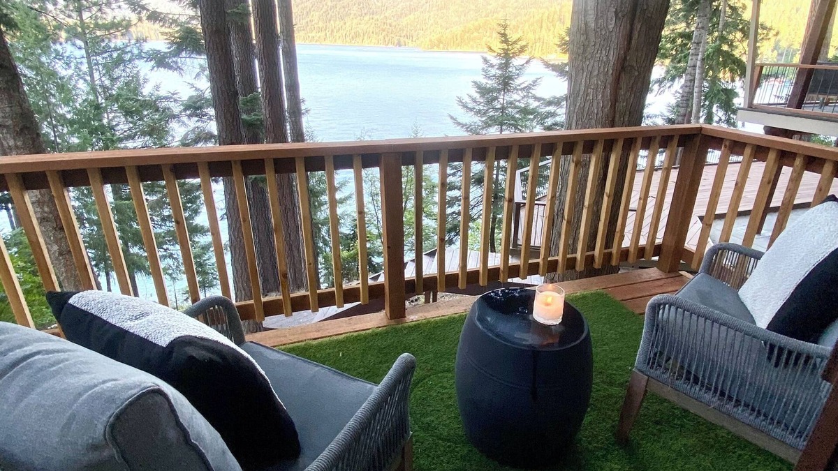 Clarksville Apartment | Luxe studio “Blue Hayden”with Hayden Lake access