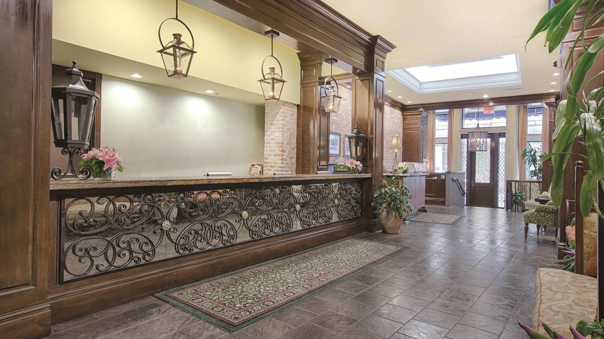 Central Business District Apartment | Luxe Studio w/Resort Outdoor Saltwater Spa, Indoor Hot Tub & Onsite Concierge