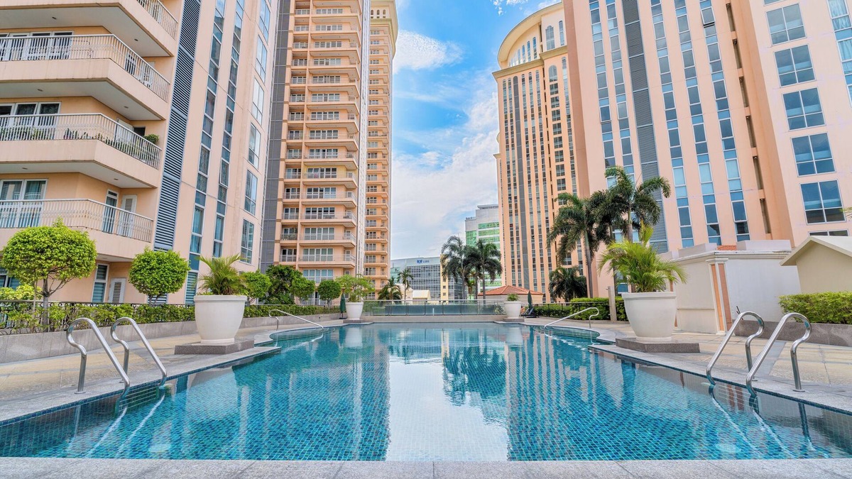 Pinagsama Condo | Luxe Suite With 180 Stunning City Views