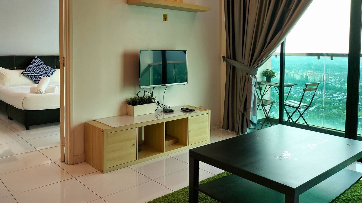 Bukit Indah Apartment | Luxe Suites at Skyloft