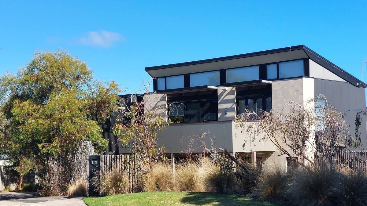 Inverloch House | Luxe Townhouse