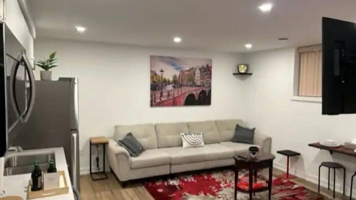 Niagara Falls House | Luxe Townhouse, Niagara Falls