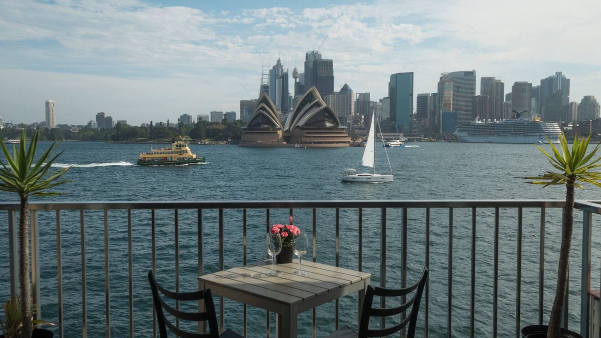 Kirribilli Condo | Luxe Waterfront Opera & Harbour Views. Best in Syd