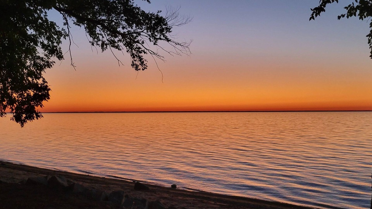Door County Cottage | Luxemburg Beachfront Cottage – 120ft Private Beach