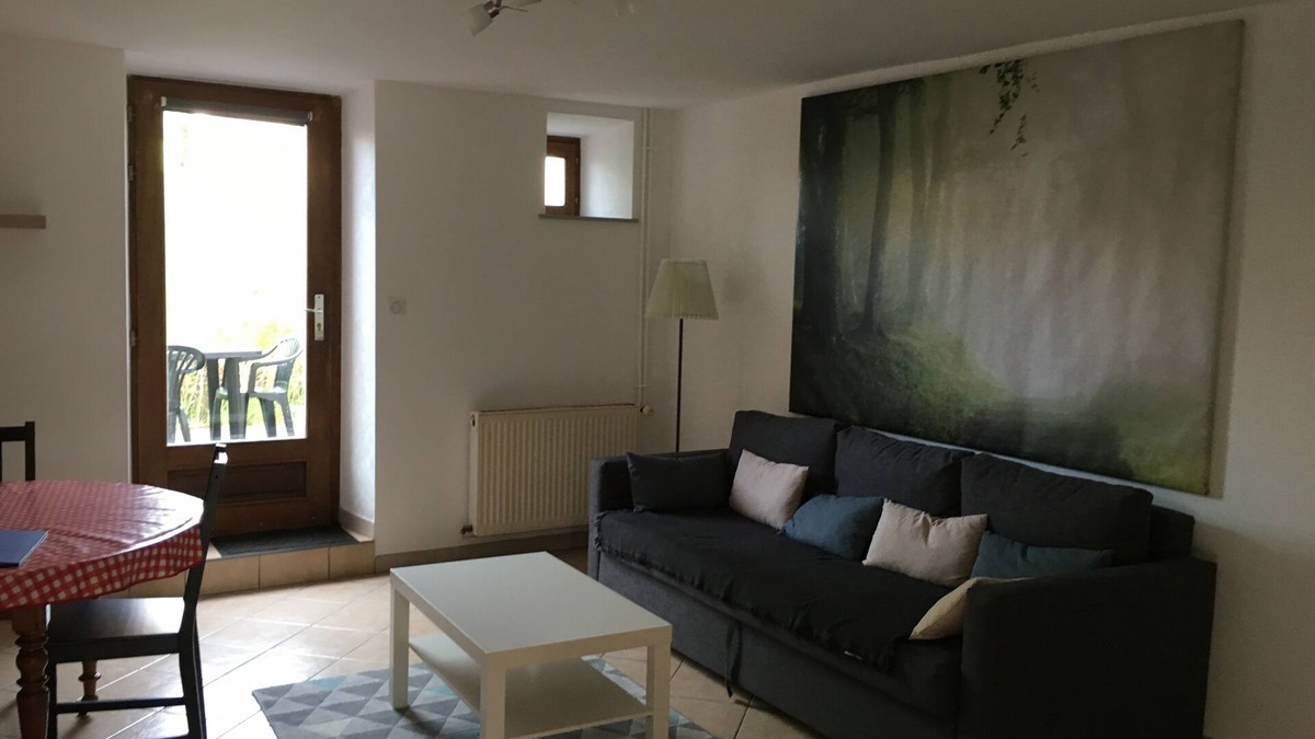Luxeuil-les-Bains Apartment | Luxeuil center ⭐Calme⭐Parking⭐Idéal Curists/Professionals