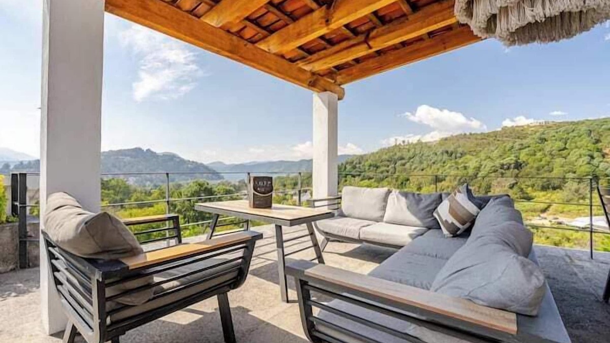 El Calvario House | LUXO Casa Valle de Bravo con jacuzzi y espectacular Vista al Lago