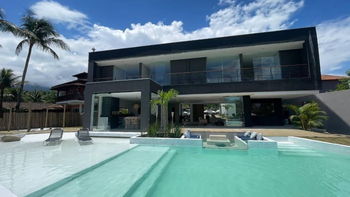 Japuiba House | LUXOBRASIL #AR23 Canal House Porto Bracuhy Vacation Rentals