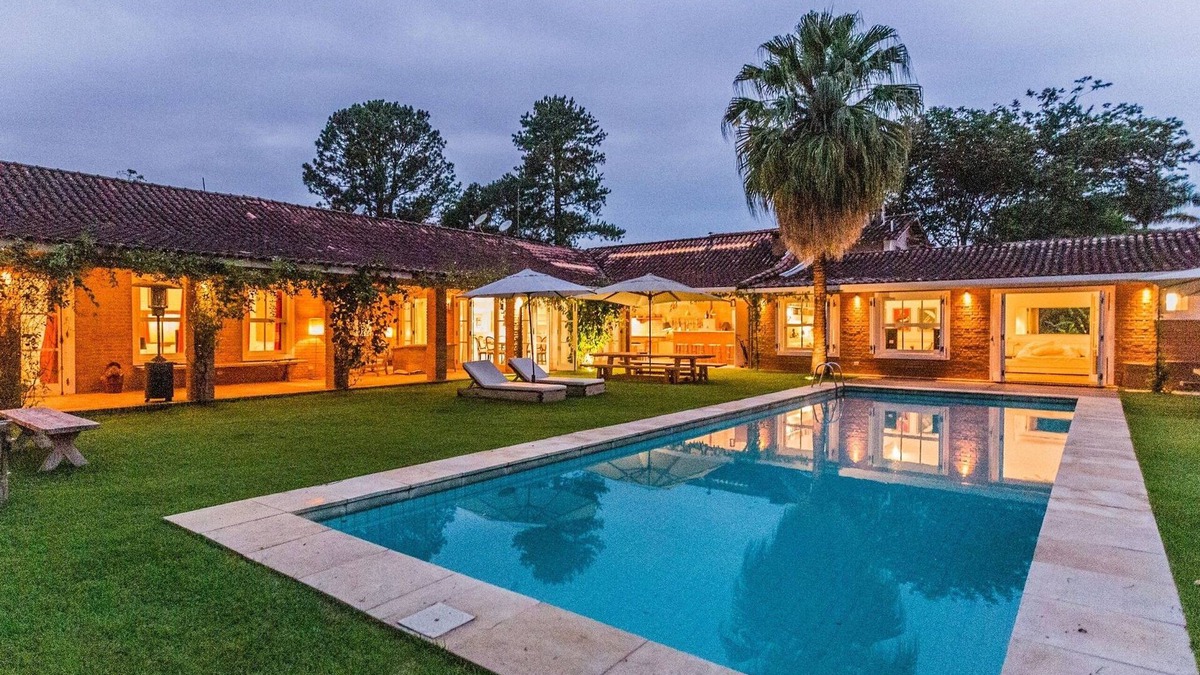 Penedo House | LUXOBRASIL #SE02 House in Penedo - Vacation Rental 12 Rooms