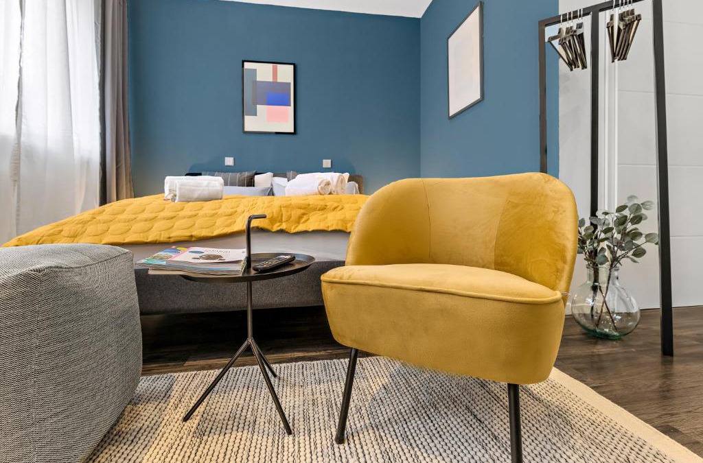 Antonviertel Apartment | LUXOMES - New Central Design Studio - Kitchen - Parking