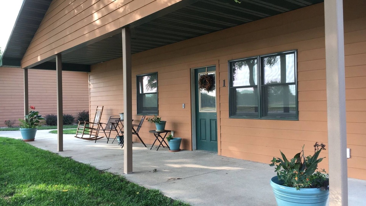 Clay County Cabin | Luxory Family Sized Central KS Cabin