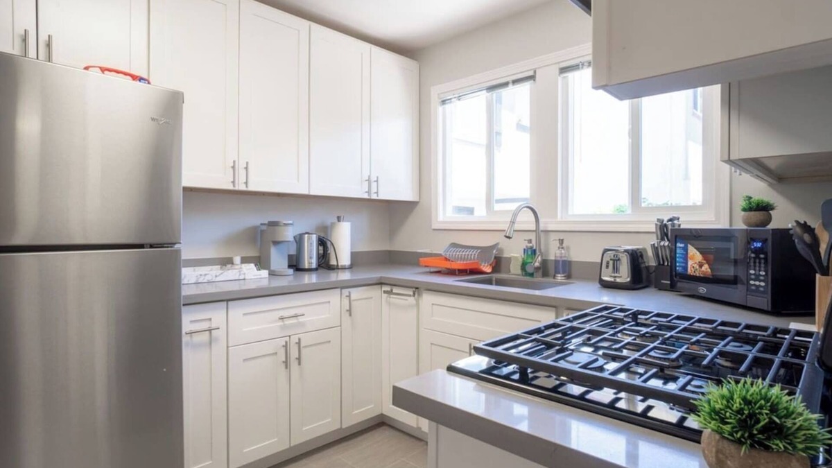 Burlingame Terrace Apartment | LuxoStays l! ! Lovely 2BR #SFO #Train #Laundry