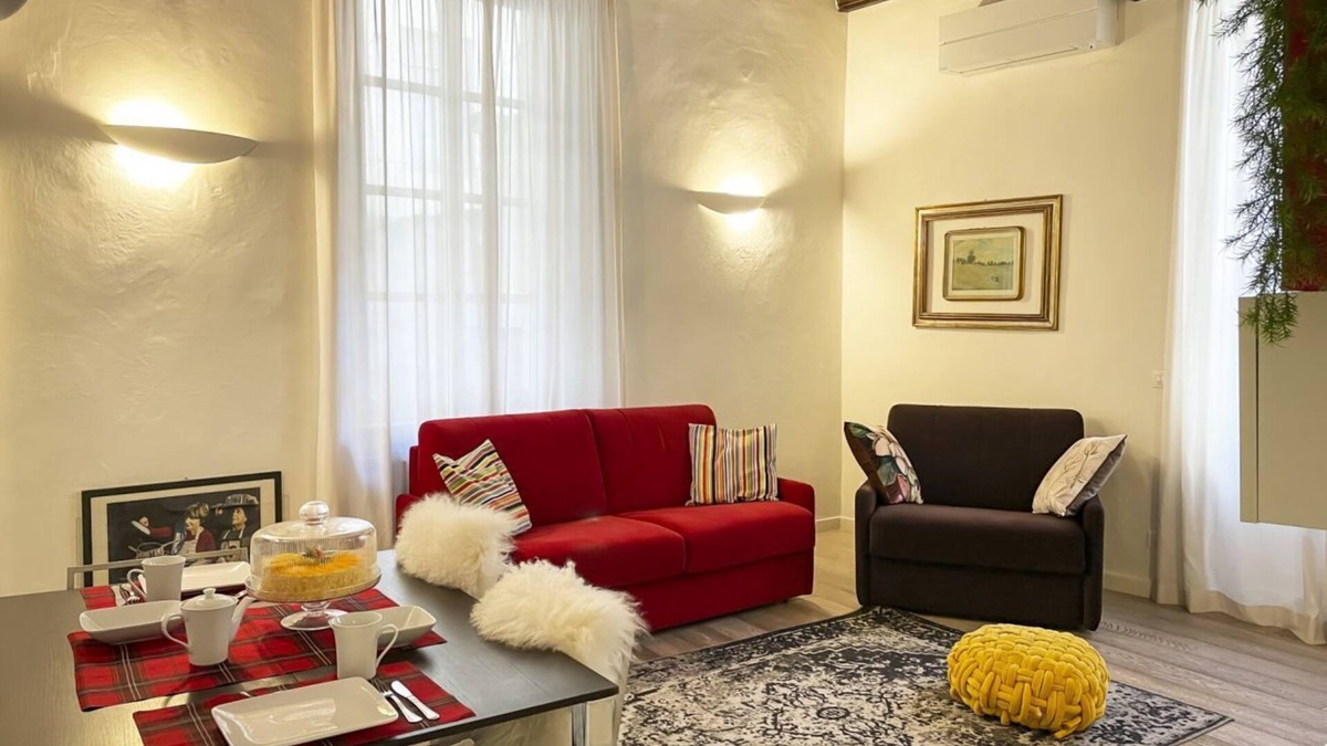 Roman Quarter Apartment | LuxRent Apartment Castello