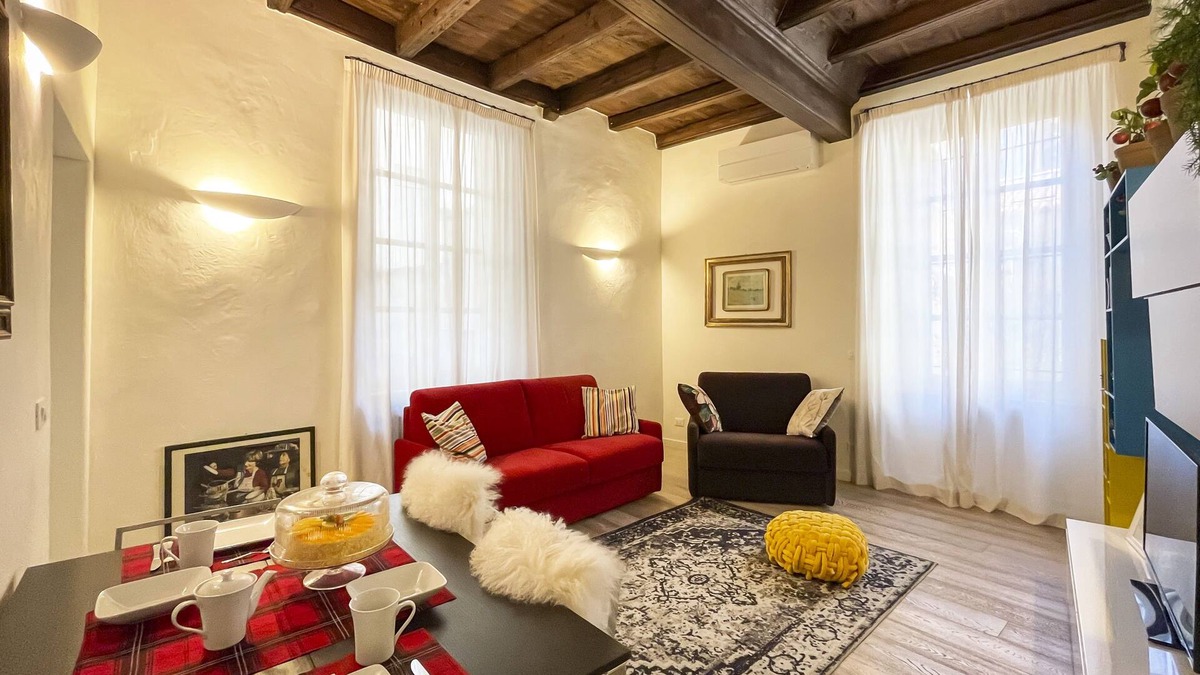 Roman Quarter Apartment | LuxRent Apartment Castello