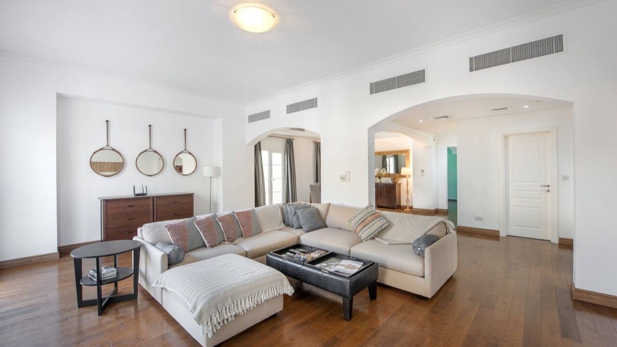 Deema Villa | Luxuary family villa in the Lakes, with full maid service (UPDATED PHOTOS)