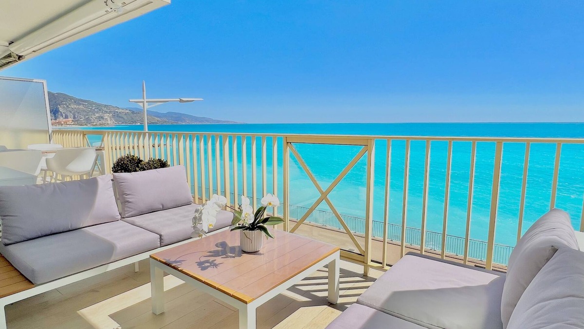 Menton Apartment | LUXUEUX 2 PIÈCES DESIGN EN FRONT DE MER, NEUF AVEC TERRASSE & GARAGE!
