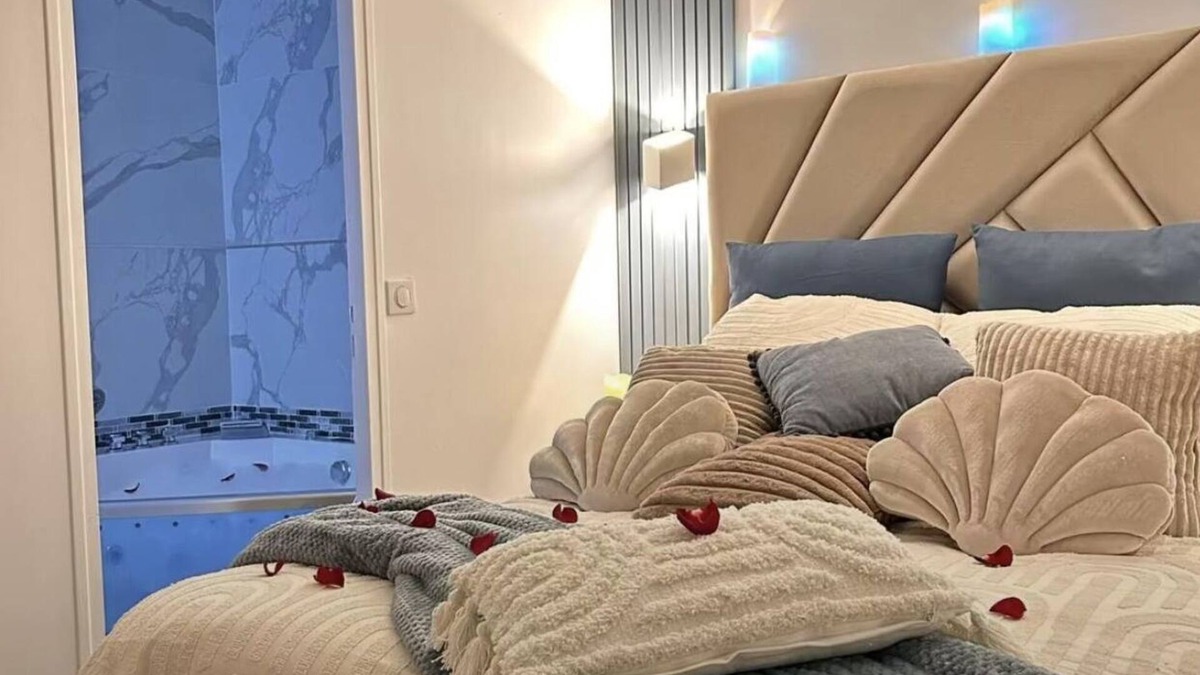Le Celle-Saint-Cloud Apartment | Luxueux Appartement Jacuzzi Proche de Paris