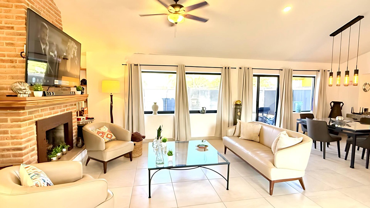 San Antonio Tlayacapan Apartment | Luxurious Ajijic 2 Bedroom House - Amazing Patio - Centrally Located