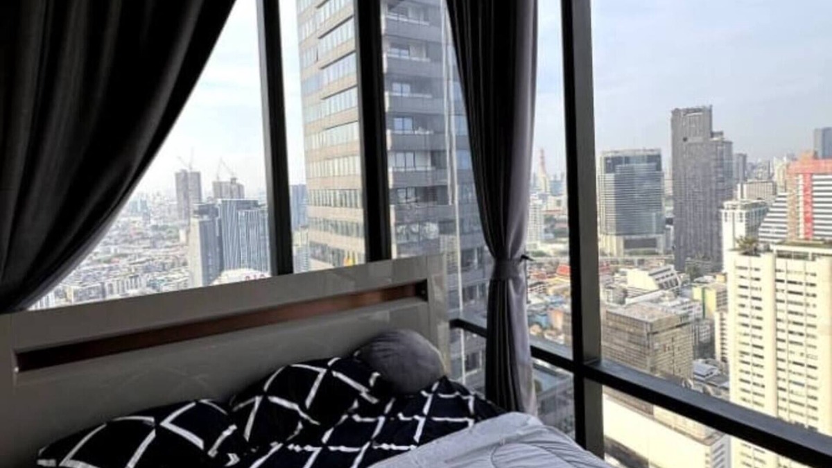 Silom Condo | Luxurious Modern Retreat in the Heart of Silom