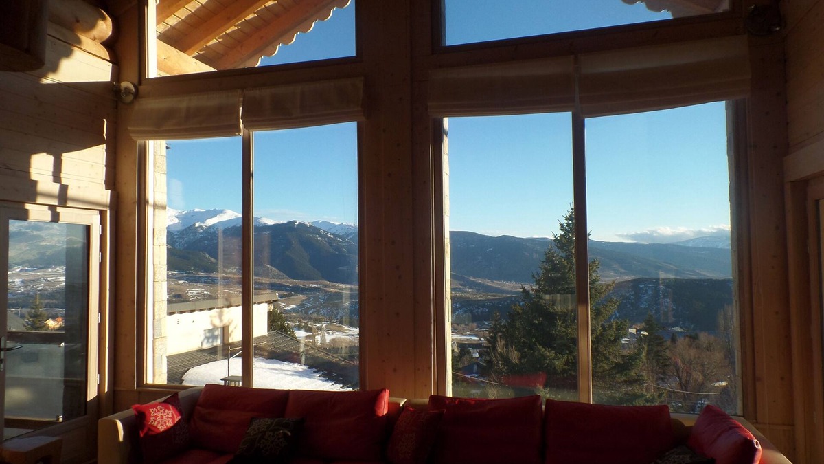 Font-Romeu-Odeillo-Via Ski Chalet | Luxurious log chalet in the city centre, south-facing, panoramic view