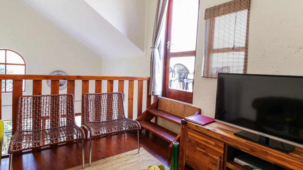 Lone Hill Apartment | Luxurious 1 Bedroom Furnished Loft apartment