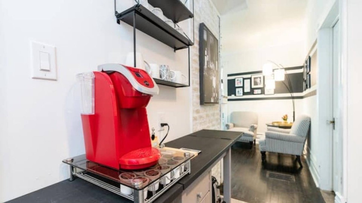 North London House | *LUXURIOUS* 1 Bedroom Home - Close to Downtown