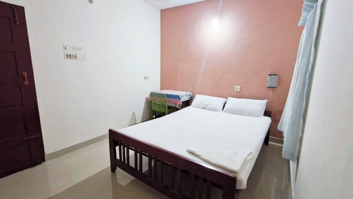 Varkala Bed & Breakfast | Luxurious 1 double Bed BnB 2
