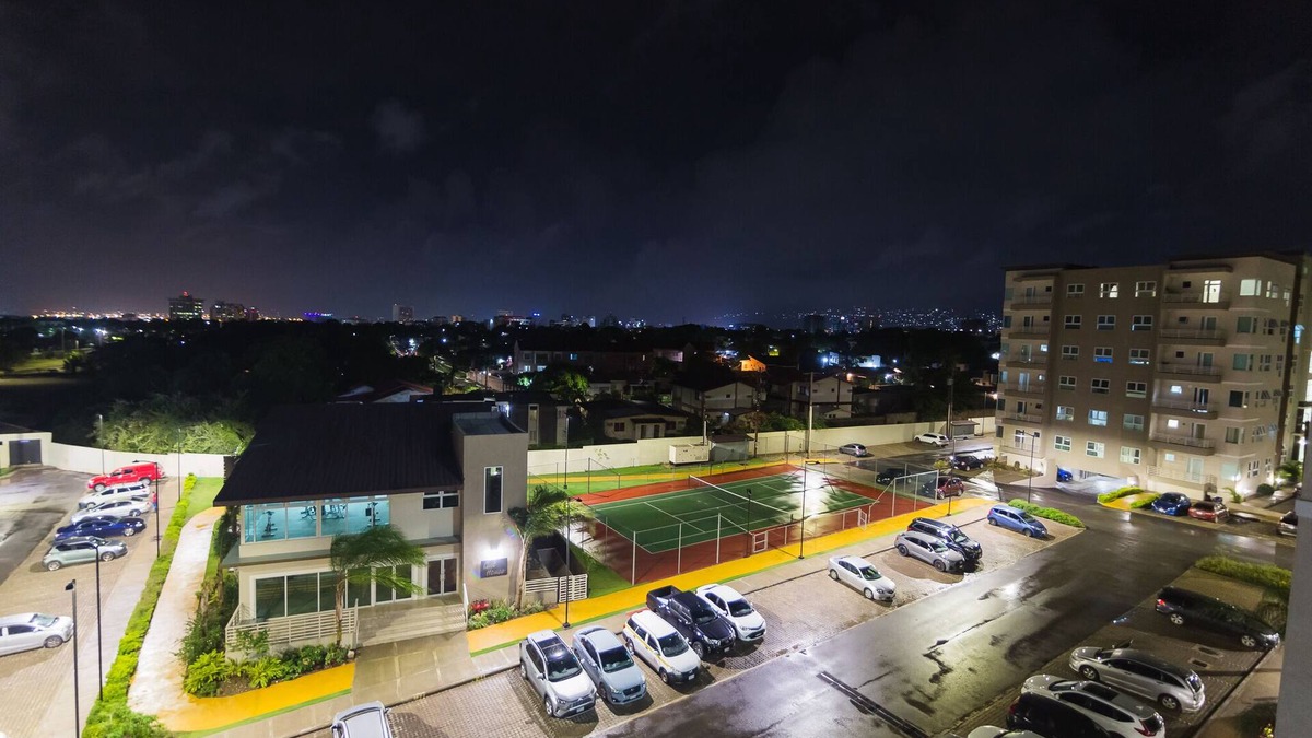 Eden Gardens Apartment | Luxurious 2 bed 2 bath in Kingston city center
