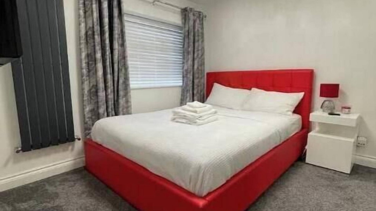 Basildon House | Luxurious 2 bed home in Basildon