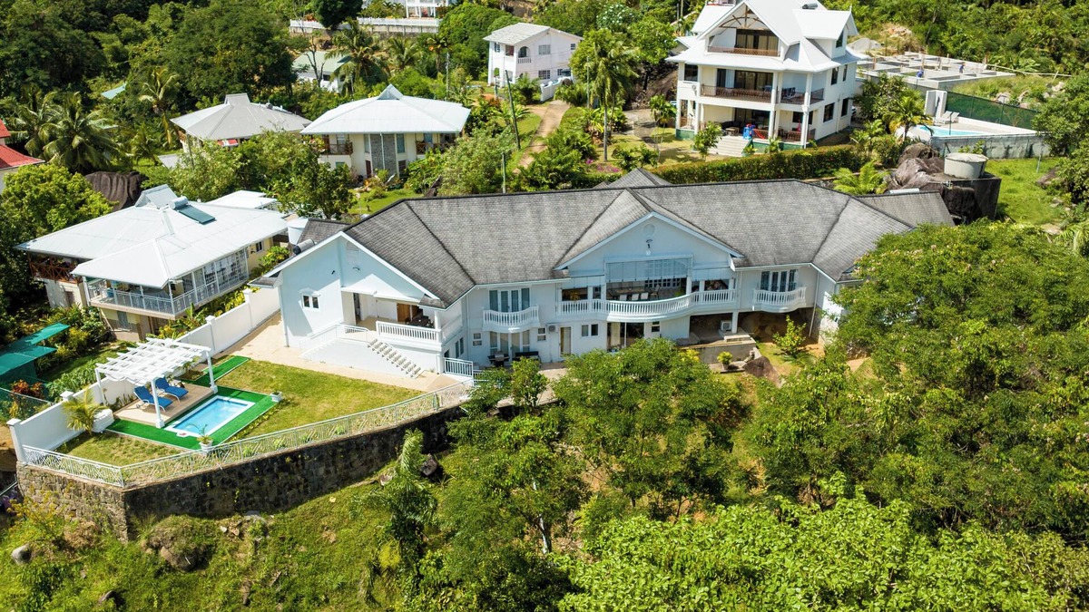 Beau Vallon Villa | Luxurious 2-Bed Villa in Bel Ombre Mahe Seychelles