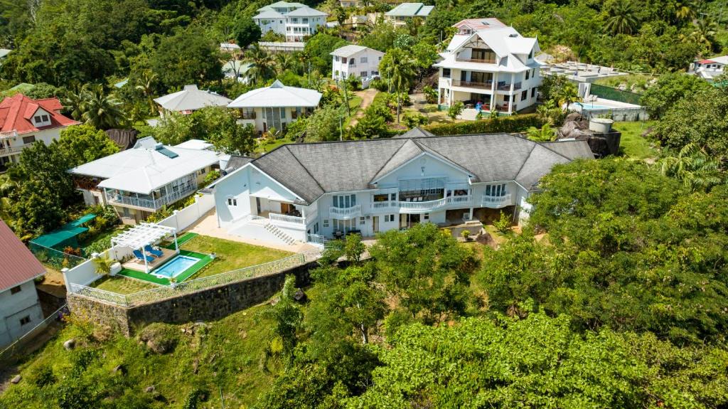 Beau Vallon Villa | Luxurious 2-Bed Villa in Bel Ombre Mahe Seychelles