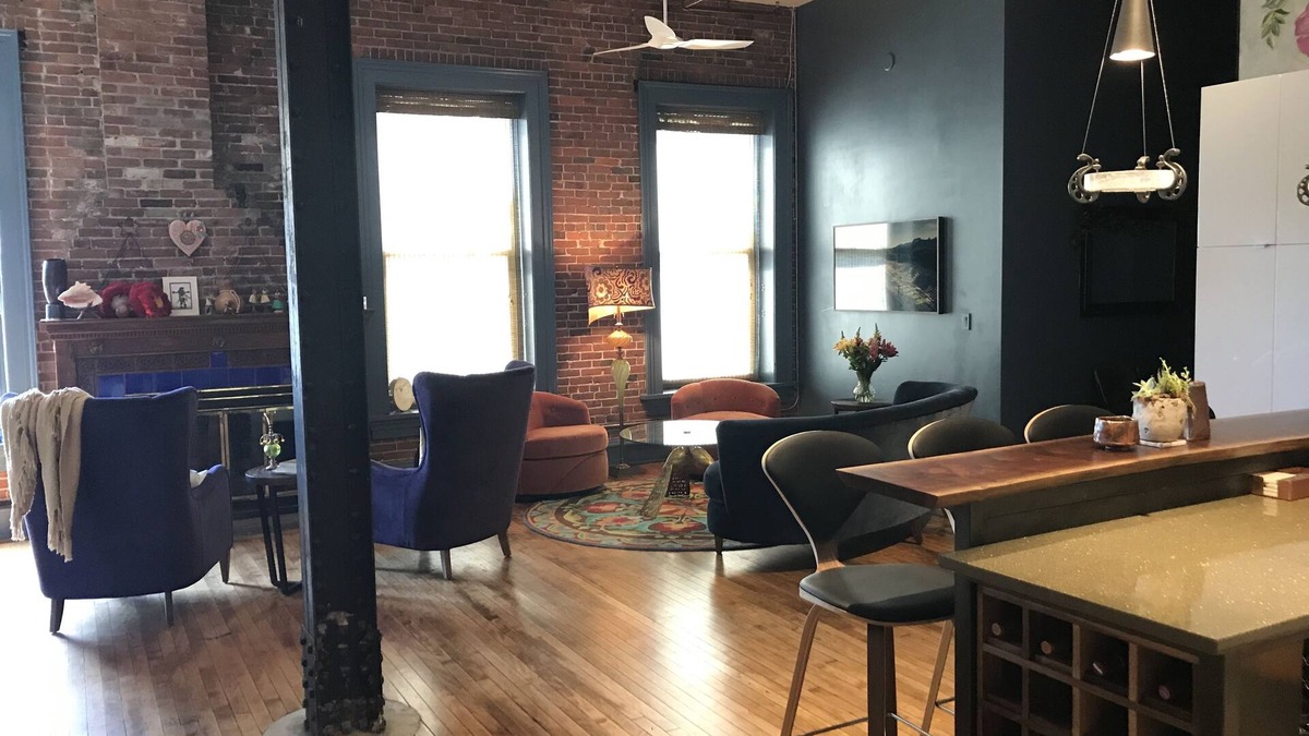 Downtown Portland Condo | Luxurious 2 Bedroom Loft in Portland’s Art District