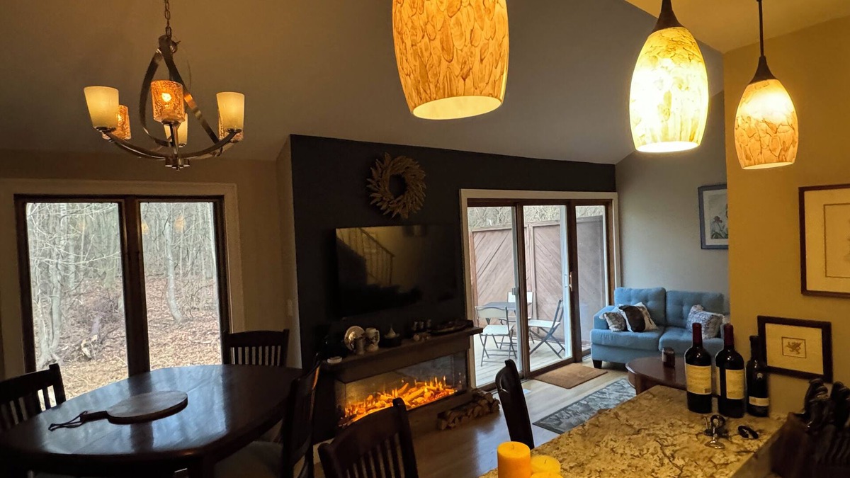 Colonie House | Luxurious 2-BR, 2-full bath townhome in lovely Colonie. Garage, deck, 1-TB WiFi