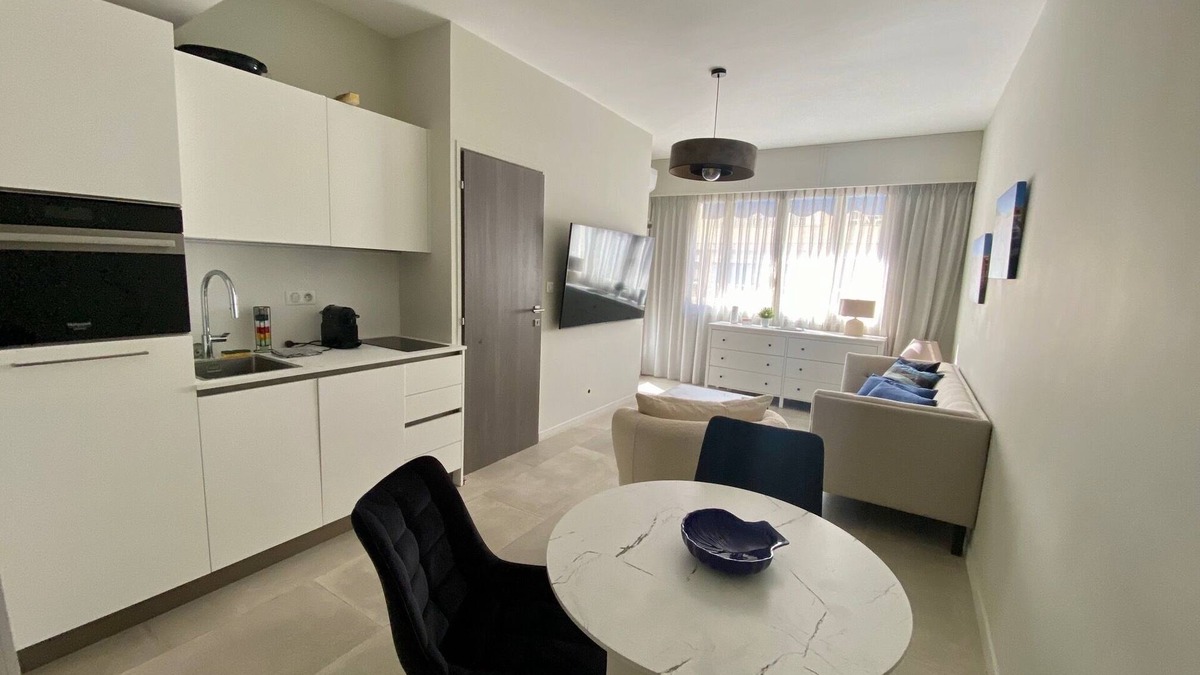 Musicians Quarter Apartment | Luxurious 2-room "Massenet" balcony