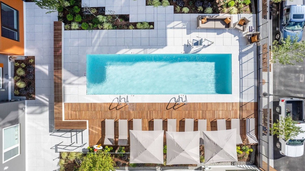 East Somerville Apartment | Luxurious 2BR - 2BA Apt at Hyatus
