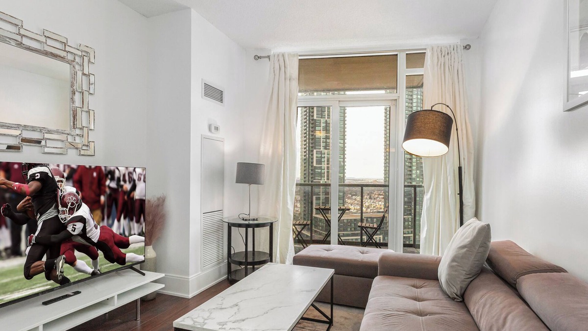Downtown Mississauga Condo | Luxurious 2BR/2BATH Condo- Steps from Square One