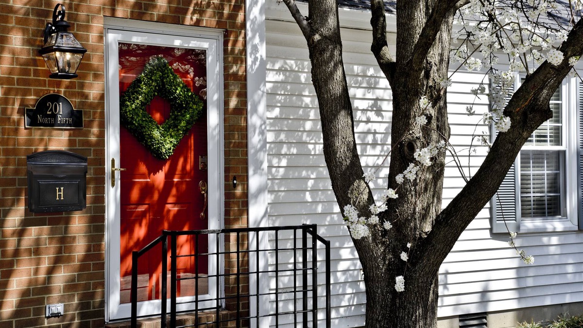 Bardstown House | Luxurious 2BR/2Bath with Outdoor Courtyard and Garage in Downtown Bardstown