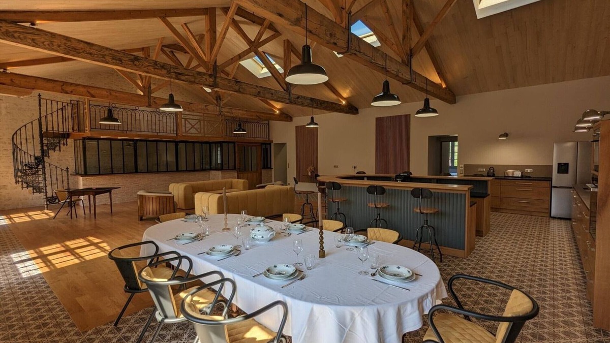 Gondeville Apartment | Luxurious 2BR Apt with Gourmet Kitchen & Private Baths, Central Location, Dec-Feb Truffle Tasting