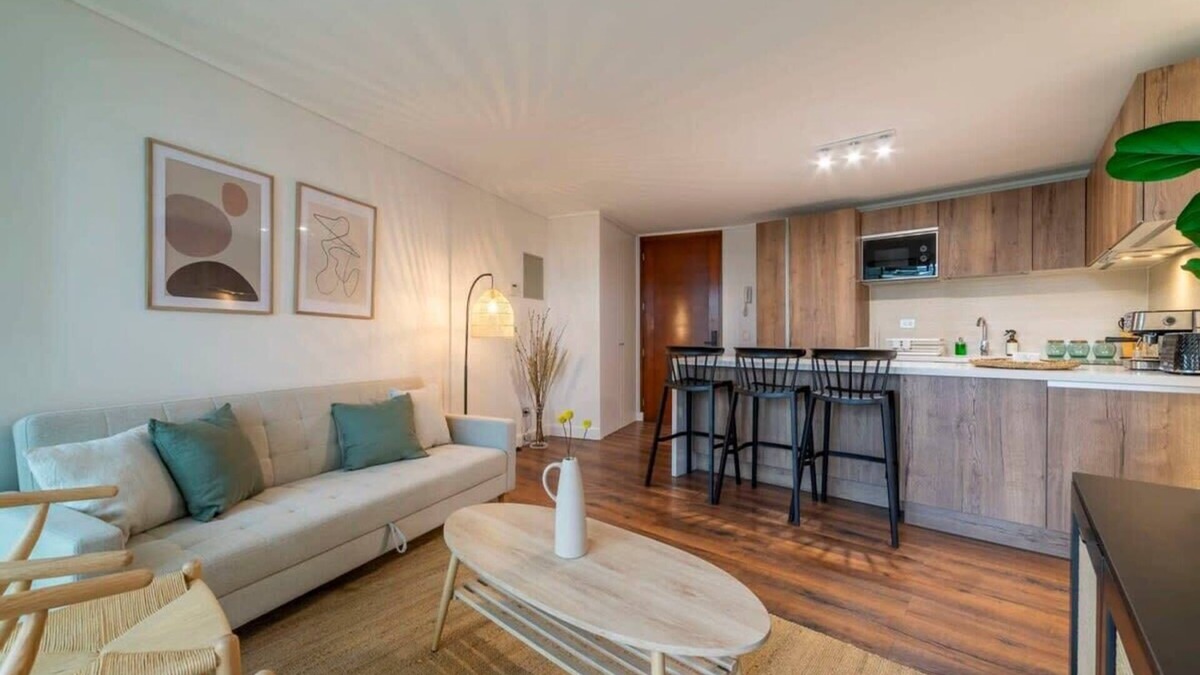 Apoquindo Apartment | Luxurious 2BR Retreat in the Heart of Las Condes