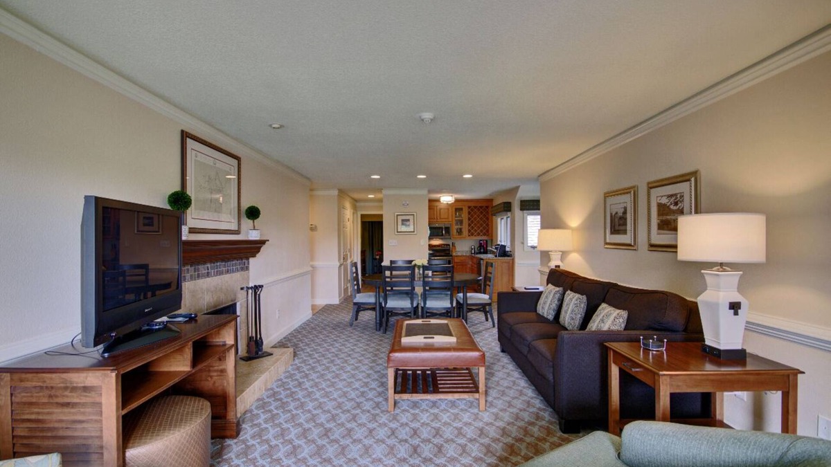 Kingsmill Condo | Luxurious 3 Bedroom Condo Sleeps 8!