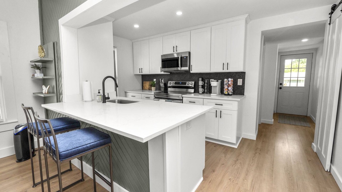 Dixieland House | Luxurious 3BR Downtown Lakeland