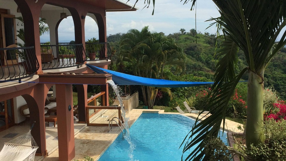 Manuel Antonio Villa | Luxurious 4 Bedroom Eco Friendly Mountain Estate with Gorgeous Ocean Views