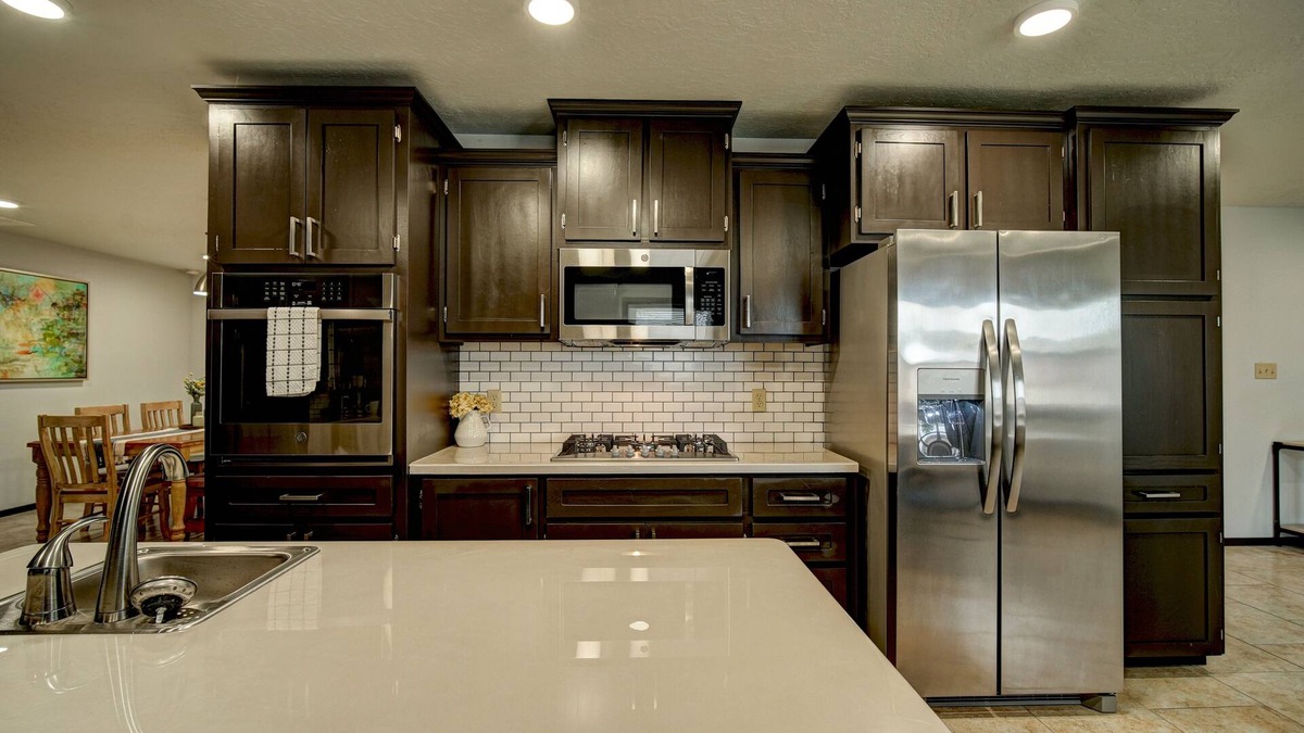 Woodward House | Luxurious 4-bedroom w/pool table & outdoor bar