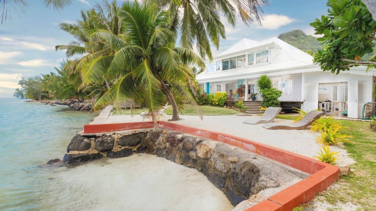 French Polynesia House | Luxurious 4BR Villa S