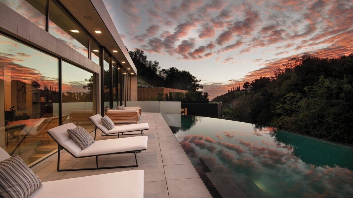 Beverly Hills Villa | Luxurious 5-bedroom villa with WiFi, AC in brilliant Beverly Hills