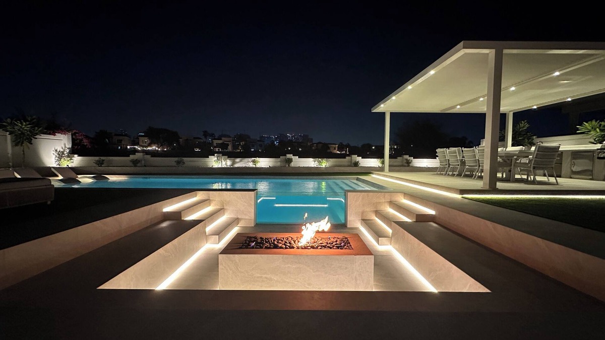 Dubai Sports City Villa | Luxurious 5 Bedroom Golf Course Villa with Stunning Pool, WiFi, AC in Dubai